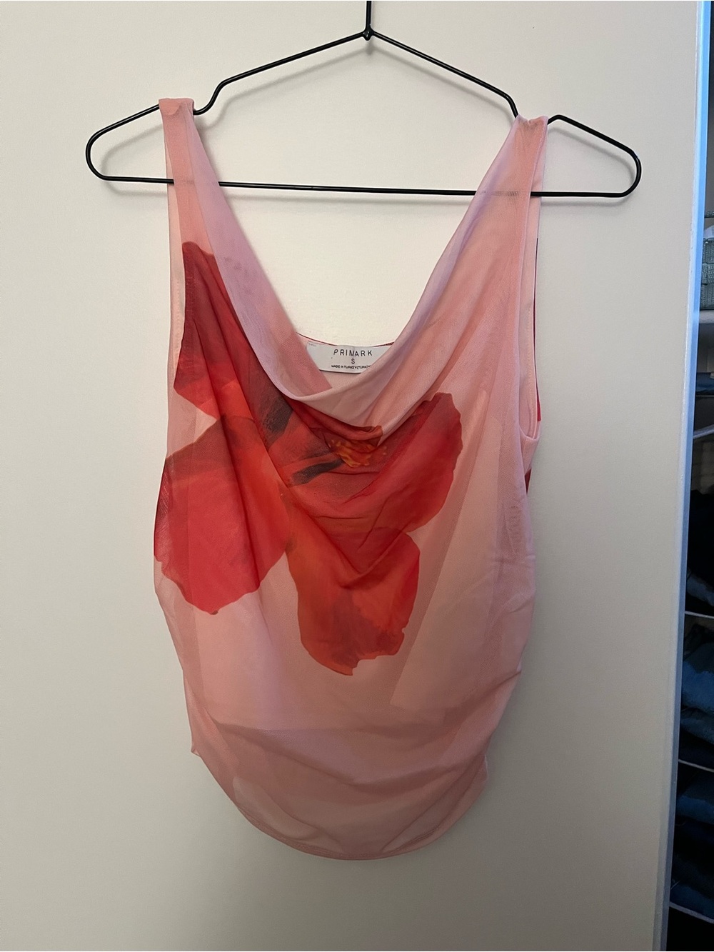 sleeveless top bundle - Picture 8 of 10